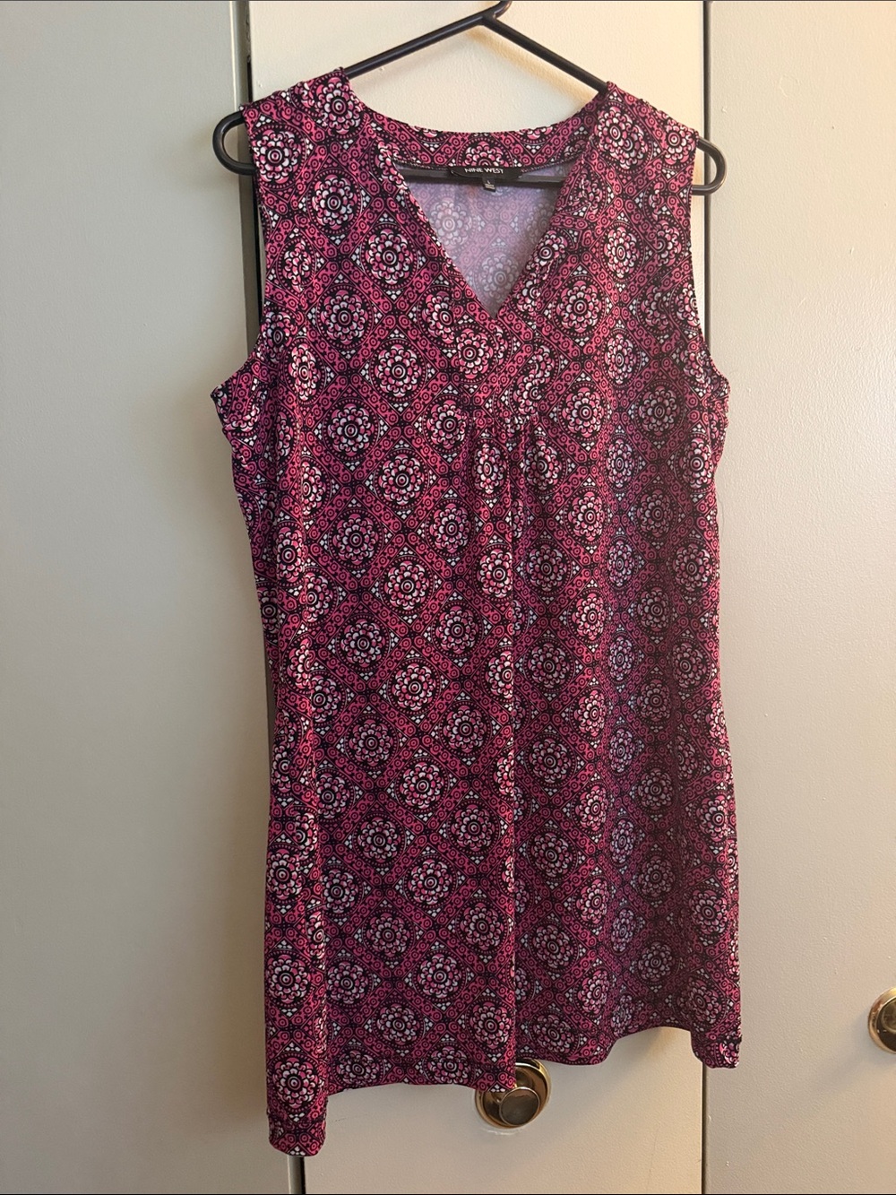 Nine West Pink Medallion Print Sleeveless V-Neck Tank